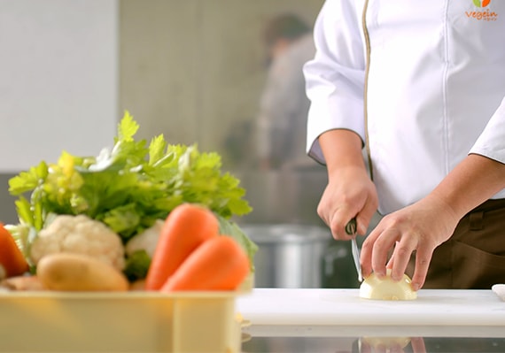 塩分に頼らず、野菜の旨味を最大限に引き出す技術